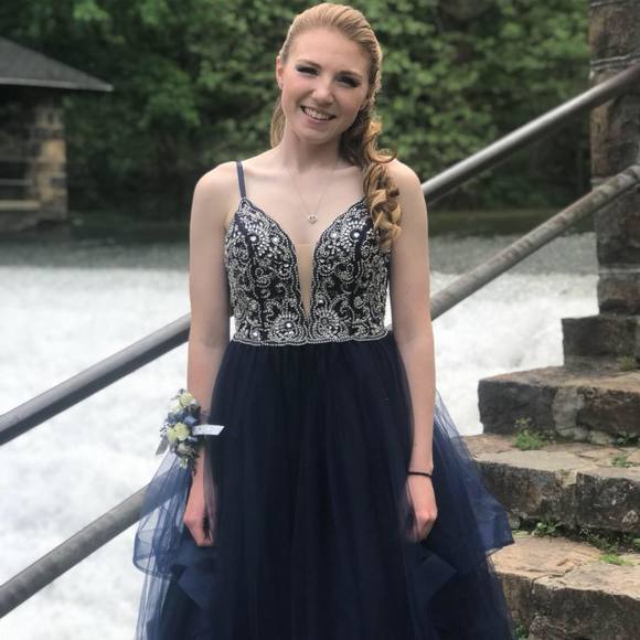 Meet your Posher, Alison - Picture 1 of 1